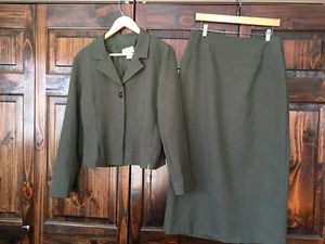 Studio C Olive Green Blazer Skirt 2pc Polyester Not Lined Suit Size 12 Women’s - Picture 1 of 12