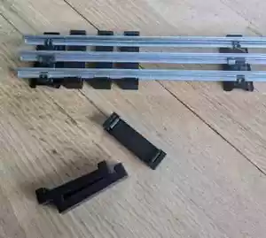Snap on Eisenbahnschwellen für Spur O Modelleisenbahnen mit Rohrbahngleis - Bild 1 von 5