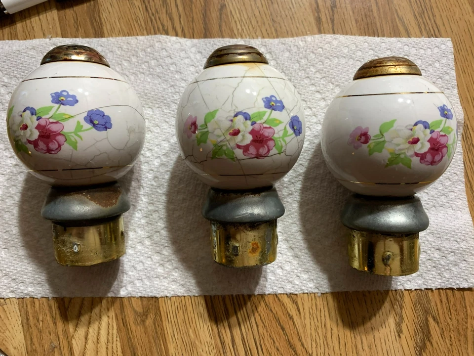 Винтажный цветочный фарфор керамический мяч кровать пост флероны набор из 3 - Изображение 1 из 1