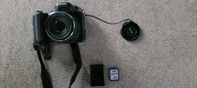 Kodak EasyShare P880 24mm 8,0 MP Digitalkamera 5,8-facher Zoom - Bild 1 von 4