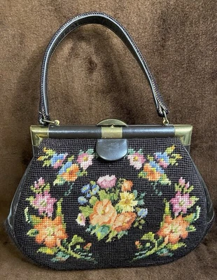Cartera tapiz floral vintage punta de aguja marrón con interior dorado estampado floral Foto 1 de 4