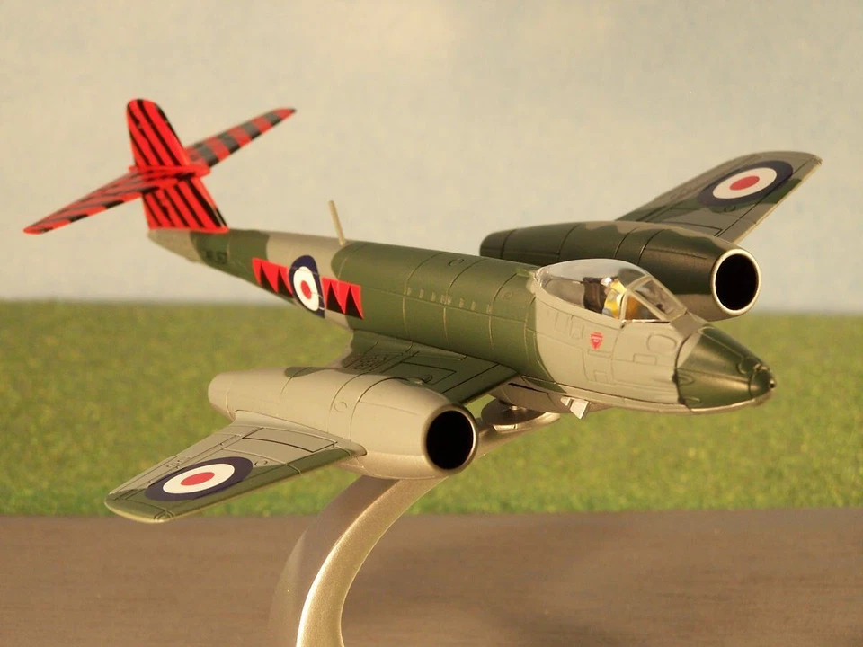 CORGI Gloster Meteor F.Mk.8 ~601 RAAF Sqn, Essex ~ 35002 Foto 1 de 1