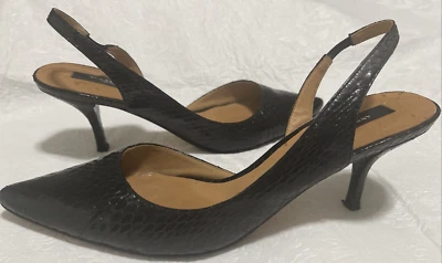 Tacones de mujer Ann Taylor talla 8,5 M Ally Kitten Sling piel de serpiente negros precio de venta sugerido por el fabricante 178 USD excelente estado Foto 1 de 4