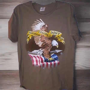 Patriotic spirit of America these colors don't run American can flag T-shirt M - Picture 1 of 4