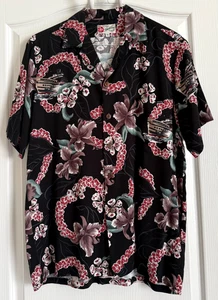 Hilo Hattie Button Up Hawaiian Shirt Short Sleeve Black Floral Ship Rayon M - Picture 1 of 7