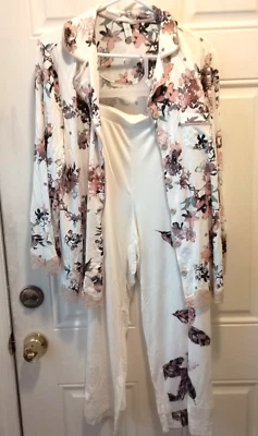 SOMA COOL NIGHTS talla XL marfil con estampado de plumas CROP PJ fondos bambú rayón P1370 Foto 1 de 4