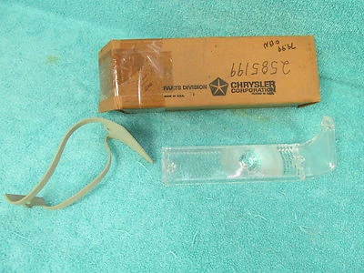 1966 CHRYSLER NEW PORT NEW YORKER  LH  PARK LIGHT LENS & GASKET  NOS  117 - Image 1 of 4