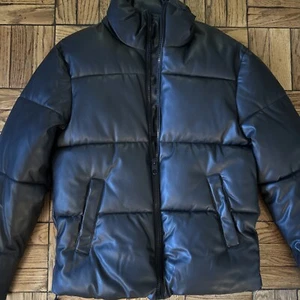 ZARA FAUX LEATHER WARM PUFFER JACKET SMALL (worn once, Excellent Condition) - Picture 1 of 8