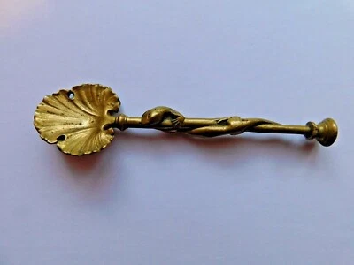 PETITE CUILLERE EN BRONZE ANCIENNE SALAMANDRE ? SUCRE ? - Photo 1/4