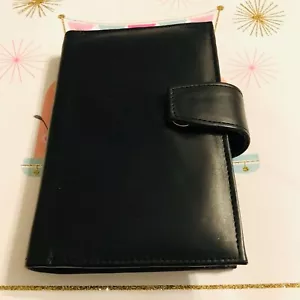 FUNDA BILLETERA NEGRA PARA TELÉFONO CELULAR CON CIERRE A PRESIÓN - Imagen 1 de 6