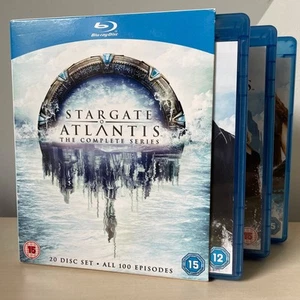 Stargate Atlantis The Complete Series Seasons 1-5 Blu-Ray 20 Disc Set SciFi - Bild 1 von 7