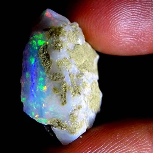29,90 Cts. Opale etiope multi fuoco naturale grezzo/rocce pietra preziosa sfusa - Foto 1 di 4