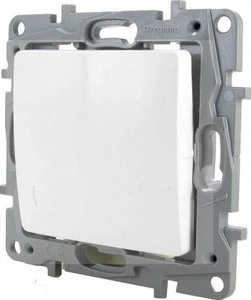 LEGRAND 664701 Niloe Wechselschalter ultraweiß, 7 X 7 X 3 - Bild 1 von 1