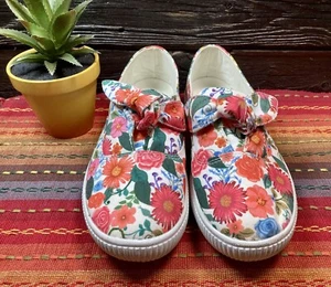 ๐๐บWomenโs Comfortview White and Pink Floral Slip-On Shoe Size 10 Nice! ๐บ๐ - Picture 1 of 9