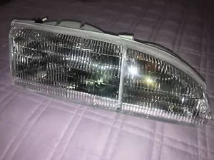 94-95 Ford Thunderbird Headlight Headlamp Passenger Side FR375-B001R NEW - Bild 1 von 2