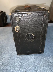 Vintage Kodak No. 2A Brownie Model B Box Camera 116 Film With Strap - Picture 1 of 8