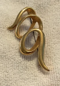 Vtg. Gold-tone Swirl Spiral Brooch Pin Large Modernist Style 1980s - Picture 1 of 3