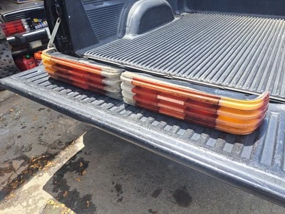  Juego de montaje de luces traseras diestras y diestras 1972-89 Mercedes Benz R107 450SL 380SL fabricante de equipos originales Foto 1 de 4