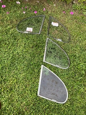 No Draught Rear Ventilator for Jaguar Rear Doors Triplex Clear MKX 420G Each - Image 1 of 4