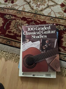 100 Graded Classical Guitar Studies: Selected and Graded by Frederick Noad: Used - Picture 1 of 2