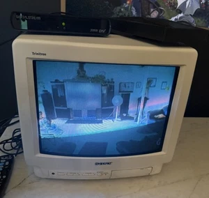 Sony White Trinitron KV-13TR29 13" Retro Gaming TV w/Remote & Converter Box - Picture 1 of 12