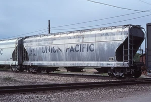 JT Orig Dia WP Western Pacific UP ACF 3 Bay 4650 CUFT Hopper #11766 in 1989 - Bild 1 von 1