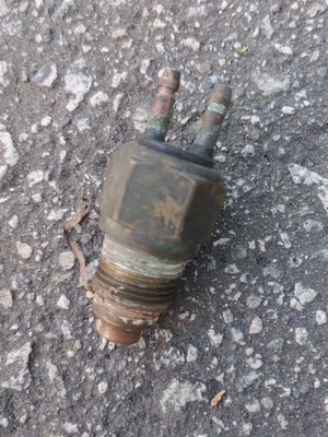 Interruptor de temperatura refrigerante Mazda 626 1983, 1984, 1985 Foto 1 de 2