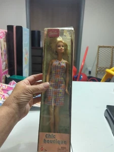 Barbie Chic Muñeca Boutique Mattel 2003 Nueva en Caja Tiene Ligeros Daños - Imagen 1 de 4