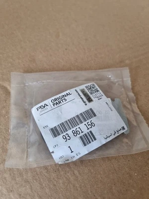 GENUINE PSA PEUGEOT CITROEN VAUXHALL LUGGAGE FIXING HOOK | 93861156 - Image 1 of 2