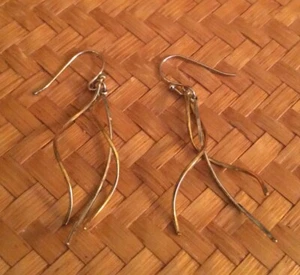 Womens Unbranded Gold Tone Dangle Pierced Earrings - Picture 1 of 1