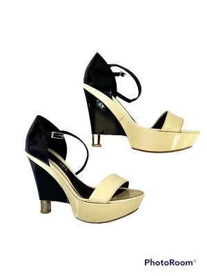 Auténticas Sandalias Chanel Plataforma Blanco/Azul Oscuro Tacones Italia, 37 Foto 1 de 4