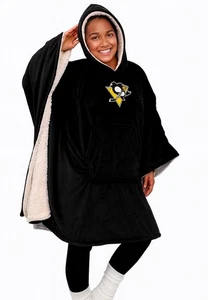 Pittsburgh Penguins NHL 60'' x 80'' Deluxe Plush Team Wearable Oversized Throw - Picture 1 of 7