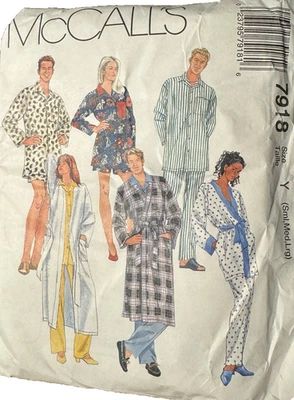 Bata y pijama envolvente de colección McCall's patrón 7918 Misses' y para hombre talla S, M, L sin cortar Foto 1 de 2