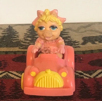 1986 Vintage Miss Piggy In Car Muppet Babies McDonald's Happy Meal Toy - Image 1 of 4