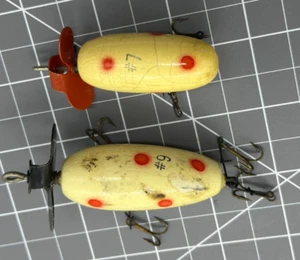 Vintage Helin Fish Cake #9 & #7 Wooden Fishing Lure - White w/ Red Dots - Bild 1 von 9