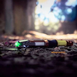 Destornillador sónico de metal Doctor Who 11th LED luz colorida cosplay utilería réplica - Imagen 1 de 9