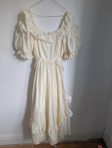 Abito da sposa vintage ABLG manica a sbuffo crema profonda con volant taglia XS (T9) - Foto 1 di 8