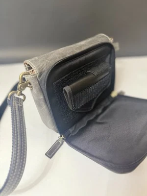 Bolso de hombro o bandolera Gun Tote'n Mamas de cuero gris envejecido Foto 1 de 4