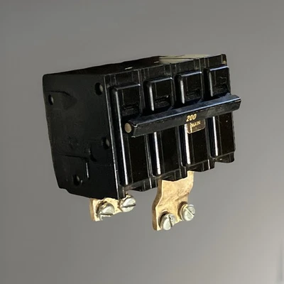 ITE GOULD EQ-9483 200 Amp 2 Pole Main Circuit Breaker + mounting bracket  EQ9483 - Image 1 of 4