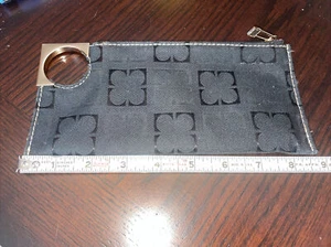 Billetera/embrague vintage Liz Claiborne, negra con herrajes dorados, usada, excelente estado. - Imagen 1 de 8