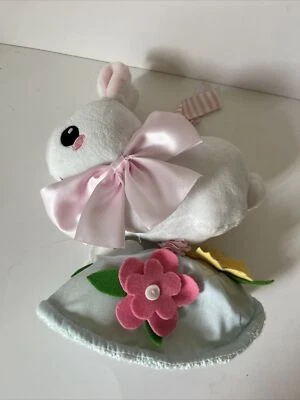 Manhattan Pascua Bebé Musical Tirar Juguete Cuna Peluche Conejo Conejo en Cesta Silencio Foto 1 de 4