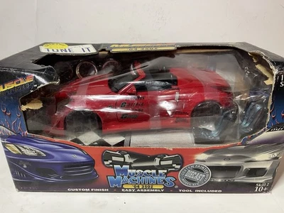 Muscle Machines 2004 Red Nissan 350Z Roadster Convertible Model Kit Diecast 1:18 - Photo 1/4