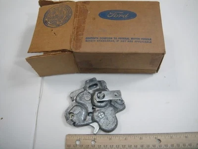 Новый из старых запасов Ford 1975 76 77 78 LTD дверная защелка багажного отделения багажника без защелки питания - Изображение 1 из 4