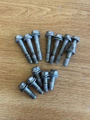 Harley Davidson Electra Glide Ultra Limited 2015 pernos de cubierta de válvula Foto 1 de 4