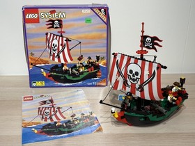 LEGO Pirates: Cross Bone Clipper (6250) - 100% with box and instructions