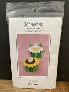SNEEZES ATissue Box Cover Kit di Jen Marie Girasole $ Margherita #9923 - Foto 1 di 3
