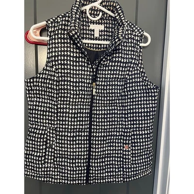 Charter Club puffer vest, houndstooth.  Women’s size petite Medium. Black-white. - Image 1 of 4