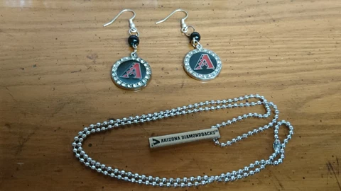 ARIZONA DIAMONDBACKS MLB LOGO EARRING SET & BAR NECKLACE (20 inch long chain) Cover