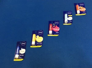 Cuidado de labios Nivea nutritivo todo el día, sin aceite mineral, en varios tonos - Imagen 1 de 16