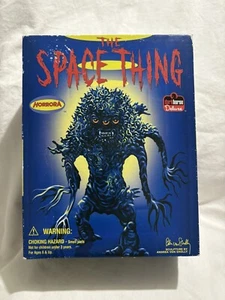 New Dark Horse Deluxe Horrora The Space Thing Figure Kit Horrora By Sholly New - Picture 1 of 14